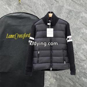 ブラック × ホワイトライン スポーティ高級感 レアデザイン moncler コピー 激安 モンクレール コピー コピー ダウンジャケットkidying26v05rOz