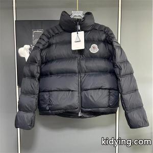 ブラック 大ロゴ ショートモデル モンクレール コピーブランド 偽物 ダウンジャケット 秋冬トレンドモデル moncler コピーブランド 2026秋冬kidying26WXfyem
