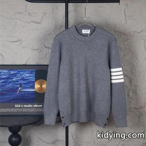 ダークグレー シンプル セーター トムブラウン スーパーコピー Thom browne スーパーコピー コピー2026 秋冬ミニマル 売れ筋kidying26eqWXjq