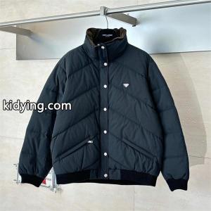 上質感漂う ダークグレー モダンキルト prada コピー プラダ コピー コピー 防寒ダウンジャケットkidying26jiG5vi