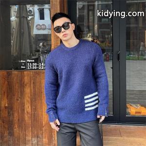 トムブラウン スーパーコピー Thom browne スーパーコピー スーパーコピー 秋冬ふわふわ 人気 ネイビー ふわふわ 四条纹袖 円领 セーターkidying26OHjKja