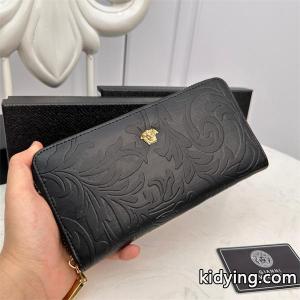 versace コピー メンズ ジップ長財布 ファッションの最先端新品 ヴェルサーチ コピー スーパーコピー ブラック 大容量 最安値 品質保証kidying26GLL1De