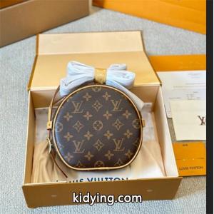 秋冬におすすめ着こなし 冬のおしゃれをレベルアップ ルイ ヴィトン コピー LOUIS vuitton コピー 斜め掛けバッグ__ブランド コピー 激安(日本最大級)kidying26fyeK1v