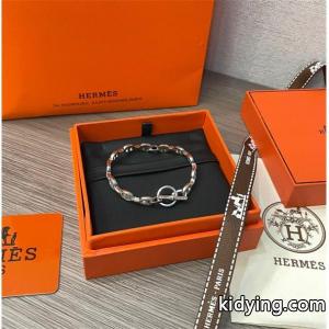 エルメス コピーブランド hermes コピーブランド ブレスレット 着こなしの幅が広がる 真冬には大注目ブランド コピー 激安(日本最大級)kidying26SHX1va