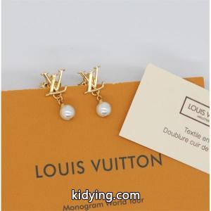 寒い季節を彩るアイテム ルイ ヴィトン スーパーコピー 秋めいたコーデに仕上げる LOUIS vuitton スーパーコピー 簡単に秋冬の季節感をアップ ピアス_ブランド コピー 激安(日本最大級)kidying26mWLTnu