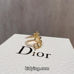 リング/指輪 冬ムードを盛り上げる ディオール コピー 防寒とおしゃれを両立させるコーデ dior コピーリングコピー 激安(日本最大級)kidying26yCey8z