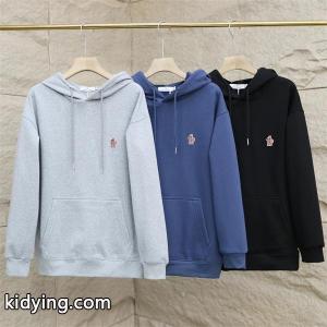 防寒とおしゃれを両立させるコーデ 秋冬におすすめ着こなし モンクレール ブランド コピー moncler ブランド コピー パーカー__ブランド コピー 激安(日本最大級)kidying26baCmyC