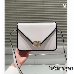 秋冬間違いないアイテム 注目を集めている 人気の高い valentino コピー ヴァレンティノ コピー ショルダーバッグ_ヴァレンティノ コピー valentino コピー_ブランド コピー 激安(日本最大級)kidying26aGrOXD