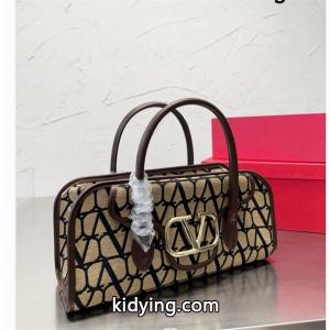 ショルダーバッグ valentino ブランド コピー ヴァレンティノ ブランド コピー 好評モデル 上品な大人に！ 大人っぽさがアップする_ヴァレンティノ ブランド コピー valentino ブランド コピー_ブランド コピー 激安(日本最大級)kidying26i8Pvmu
