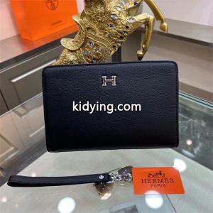 エルメス スーパーコピー クラッチバッグコピー動きやすく楽チンなスタイル hermes スーパーコピー 防寒とおしゃれを両立させるコーデ ポーチ 冬コーデの名脇役_ブランド コピー 激安(日本最大級)kidying26a89fWb
