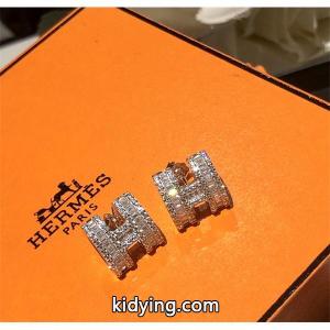 ふんわりまとって暖かお洒落 hermes コピー ほっこりと温かみのある雰囲気に エルメス コピー 冬で可愛くて楽チンな人気アイテム ピアス_エルメス コピー hermes コピー_ブランド コピー 激安(日本最大級)kidying260L5D8j