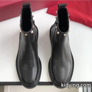 ヴァレンティノ コピー valentino コピー ブーツ 秋冬最新のトレンド 簡単にトレンド感のある_ブーツ　ヴァレンティノ コピー valentino コピー_ブランド コピー 激安(日本最大級)kidying26qGjmKr