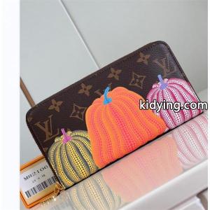LOUIS vuitton コピールイヴィトン コピーコピーM82106 LV x YK zippy財布 コインケース ヴェルニ ジッピー・コインパース_kidying26SviKPz
