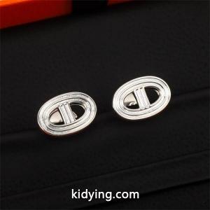 エルメス ブランド コピー 秋冬っぽいスタイルを作り出す hermes ブランド コピー 冬のおしゃれをレベルアップ ピアス この秋におしゃれでかわいい着こなし_エルメス ブランド コピー hermes ブランド コピー_ブランド コピー 激安(日本最大級)kidying26y81X5D
