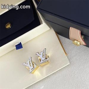簡単にトレンド感のある ルイ ヴィトン コピー 今年らしいトレンド感のある着こなし LOUIS vuitton コピー 落ち着いたコーデが楽しもう ピアス_ルイ ヴィトン コピー LOUIS vuitton コピー_ブランド コピー 激安(日本最大級)kidying26zWzC0j