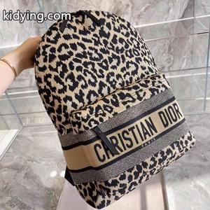 主役級の存在感 dior コピースーパーコピー ディオール コピーリュック 機能的でモダンなデザイン レオパード柄 大容量kidying260Pbiuu
