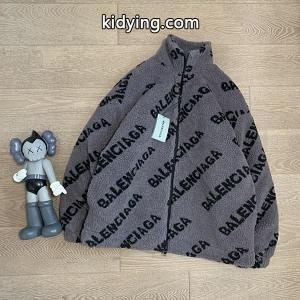 2026春夏オススメ　ムートンコート　ブランドロゴ balenciaga スーパーコピー 品質保証 スーパーコピーkidying261n45zC