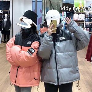 TheNorthface ブランド コピー × supreme ブランド コピー 激安通販 ダウンジャケット偽物2色展開 中綿入れ レザーの質感 上品な光沢感のあるkidying26rKLDeq