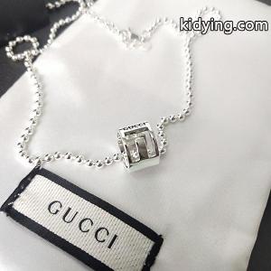 2026年トレンド GCロゴ 偽物ネックレス オーバーサイズ 可愛いプリントに合わせkidying26OX9rOz