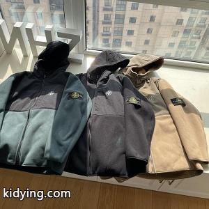 トレンドを感じさせる組み合わせムートンコートに活躍STONE ISLANDスーパーコピーkidying26fmm49j
