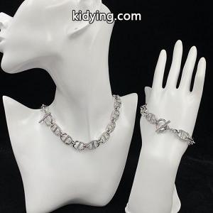 ディオール コピーブランド印象的な春夏コーデに dior コピーブランド 余裕のあるコーデに挑戦 ネックレス×ブレスレット _ディオール コピーブランド dior コピーブランド_ブランド コピー 激安(日本最大級)kidying26b41bOv