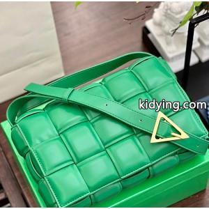 注目を集めているBOTTEGA veneta スーパーコピーコピーショルダーバッグ☆ボッテガ ヴェネタ スーパーコピー定番可愛い大胆な色を施したkidying26L5Hfuu