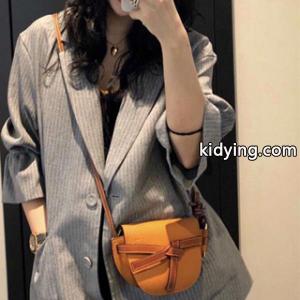 loewe コピー おしゃれで機能性の高いロエベ コピー コピー バッグ Mini Gate エレガンスな美しい カジュアルkidying26P5n4bi
