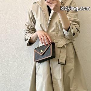 2WAY 人気! celine コピー偽物 セリーヌ コピーショルダーバッグ ベーシックかつ上品なデザイン 多機能性 チェーンウォレットkidying26SLn4fu