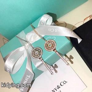 大人気商品 スーパーコピー tiffany & Co ティファニー スーパーコピーコピーネックレス キー 上品なデザイン かわいくもある 贈り物として大活躍kidying261rGTTz
