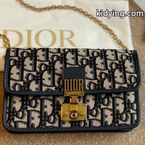 今シーズンの新作 dior ブランド コピー ディオール ブランド コピー バッグ コピー addict  oblique ミニ 魅惑的な表情を醸し出しkidying260TXz8b