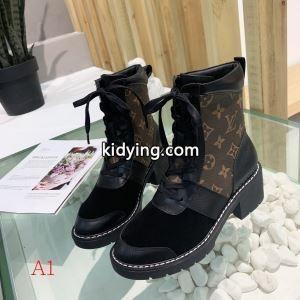 2色可選 2026秋冬の必需品 ルイ ヴィトン コピーブランド LOUIS vuitton コピーブランド ナチュラルコーデに使いやすい レザーブーツ ふんわりまとって暖かお洒落_ルイ ヴィトン コピーブランド LOUIS vuitton コピーブランド_ブランド コピー 激安(日本最大級)kidying26aCq8vq