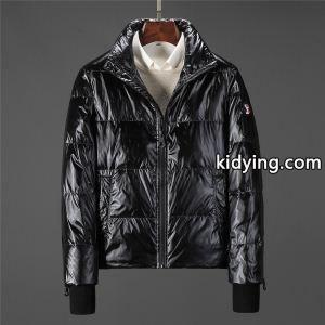 秋冬シーズンの防寒着激安 大得価 上品 綺麗めな印象 かっこいい 男性用 moncler コピーモンクレール コピー 激安 大人の男性 大活躍 ダウンジャケットkidying26OLDmuu