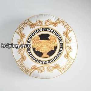 2026秋冬の必需品 ヴェルサーチ ブランド コピーversace ブランド コピー 枕を抱く 秋冬トレンドを取り入れたコーデを楽しむ_ヴェルサーチ ブランド コピー versace ブランド コピー_ブランド コピー 激安(日本最大級)kidying26imKXLD