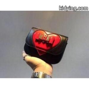 新作 ルブタン　Christian louboutin ブランド コピー Sweety Charity Valentines 高級感溢れるバッグ ハート　ポシェット_クリスチャンルブタン ブランド コピー CHRISTIAN louboutin ブランド コピー_ブランド コピー 激安(日本最大級)kidying26TniCWr