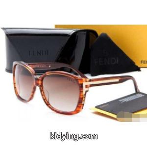 人気定番アイテム　fendi コピーブランド　フェンデイ　サングラス　ファッション　メガネkidying265vKneC