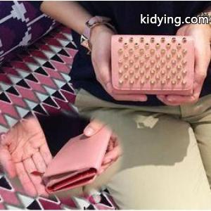 感触がいい高級感が漂うウオレット　Christian louboutin コピー　クリスチャンルブタン コピー　レデイース用の3つ折ミニ財布_クリスチャンルブタン コピー CHRISTIAN louboutin コピー_ブランド コピー 激安(日本最大級)kidying26KX9Diq