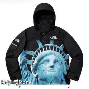 おススメの秋冬アイテムをCHECK シュプリーム スーパーコピー supreme スーパーコピー 2026トレンドファッション新品 ハーフコート お洒落で秋冬注目トレンド_ジャケット パーカー セーター コート_メンズファッション_スーパーコピーブランド激安通販 専門店kidying26nuWb0v