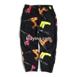 魅力的なカラー使い supreme ブランド コピー 2026限定 男性に人気 スエットパンツ 2色可選シュプリーム ブランド コピー今流行のストリート上品_ブランド ジーンズ_メンズファッション_スーパーコピーブランド激安通販 専門店kidying26eGneim