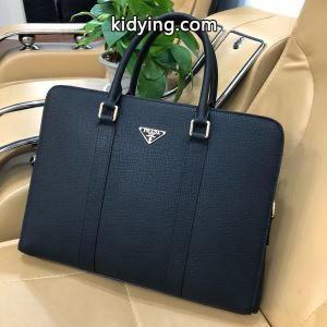 2026年春夏のトレンドアイテム プラダ コピー prada コピー ビジネスバッグ 春夏のトレンドアイテム_プラダ コピー メンズバッグ_バッグ メンズ_スーパーコピーブランド激安通販 専門店kidying26qSD8fa