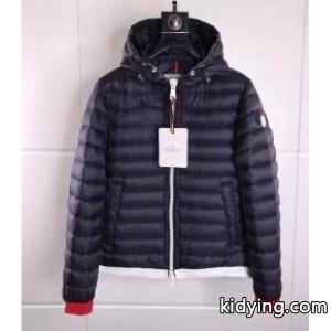 スポーティーなモンクレール ブランド コピーメンズダウンジャケットmoncler ブランド コピー フード付き ダウンアウターリブ袖 防風kidying26v4TX5v