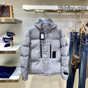 激安 2026年秋冬新作紹介LOUIS vuitton コピーブランド ルイ ヴィトン コピーブランド スーパーコピー 颯爽と現れたグレーのスタイリングkidying26fqOHnm