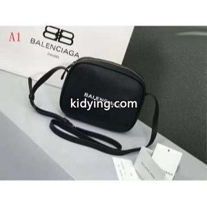 冬季限定販売 バレンシアガ コピー balenciaga コピー ミニバッグ 2026最高ランキング 多色可選 高級感が漂う_バレンシアガ コピー レディースバッグ_バッグ レディース_スーパーコピーブランド激安通販 専門店kidying265zWzqq