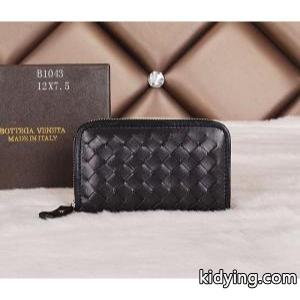 BOTTEGA veneta コピーブランド ボッテガ ヴェネタ コピーブランド 2026 首胸ロゴ ファスナー開閉 活躍のキーバッグ B1043_ボッテガ ヴェネタ コピーブランド メンズ財布_財布 メンズ_スーパーコピーブランド激安通販 専門店kidying26yemu8v