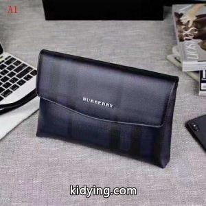快適さと洗練された表情 バーバリー コピー華やかさ満点  burberry コピー ポーチ 2色可選 新季度_バーバリー コピー メンズバッグ_バッグ メンズ_スーパーコピーブランド激安通販 専門店kidying26eKbeqi