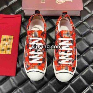 流行の注目ブランド burberry スーパーコピー バーバ...