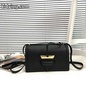 2026春夏新作 ロエベ ブランド コピー loewe ブランド コピー人気新品&超特価&3色可選ショルダーバッグ_ロエベ ブランド コピー レディースバッグ_バッグ レディース_スーパーコピーブランド激安通販 専門店kidying26eeSnay