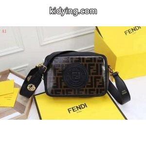 CAMERA CASEMulticolour canvas bag8BT287A5K4F14TUフェンディ コピーブランド コピーfendi コピーブランド合わせやすい４色展開レディースkidying26HbmSDC