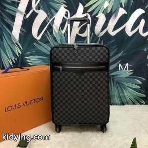 ルイ ヴィトン コピー LOUIS vuitton コピー きれいめな印象で着こなし トランク 2026ss先どりトレンド_ルイ ヴィトン コピー LOUIS vuitton コピー_ブランド コピー 激安(日本最大級)kidying26LXTn0n