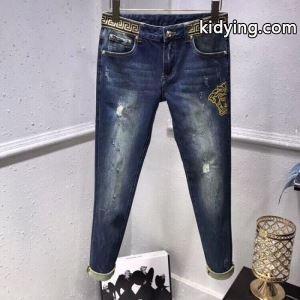 春夏のお出かけを軽快に ヴェルサーチ コピーversace コピー 大人の軽やか春夏コーデ ジーンズ_ヴェルサーチ コピー versace コピー_ブランド コピー 激安(日本最大級)kidying26qumeae
