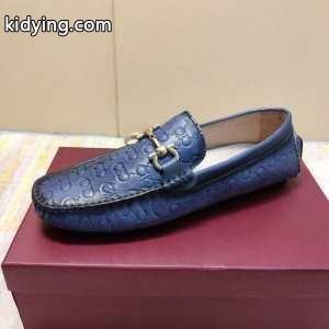 最新秋冬トレント サルヴァトーレフェラガモ FERRAGAMO 2026年秋冬最新のトレンド ローファー この秋トレンドに合わせる着こなし_フェラガモ FERRAGAMO_ブランド コピー 激安(日本最大級)kidying26veKD4r